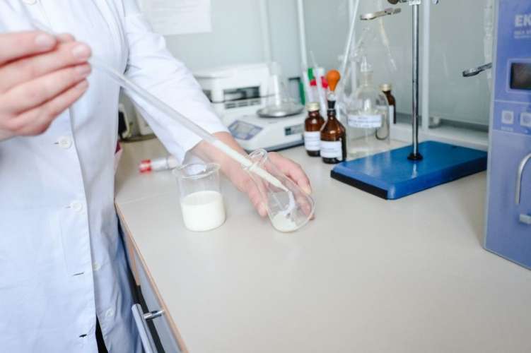 Минсельхоз назвал завышенными цены на исследования молока в некоторых регионах
